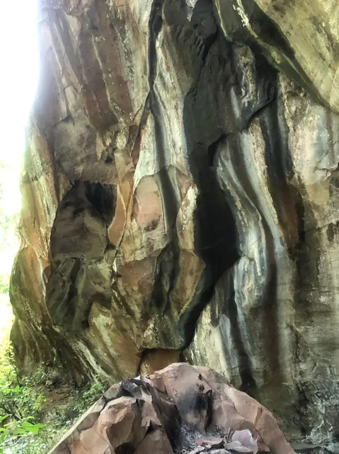 Gruta do Morro do Cantagalo